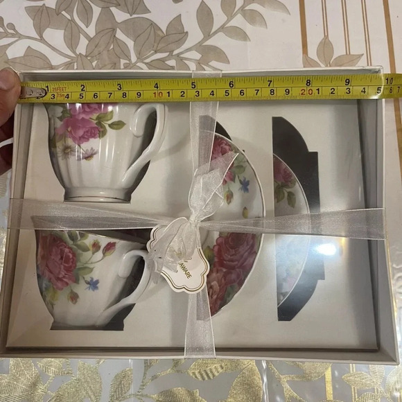 Grace’s Teaware Porcelain Holiday Set 2 Cups/ 2 Sauces In A Box  Flowers - Picture 2 of 4